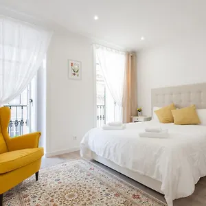 Apartamento White Tiles In Center Portugal